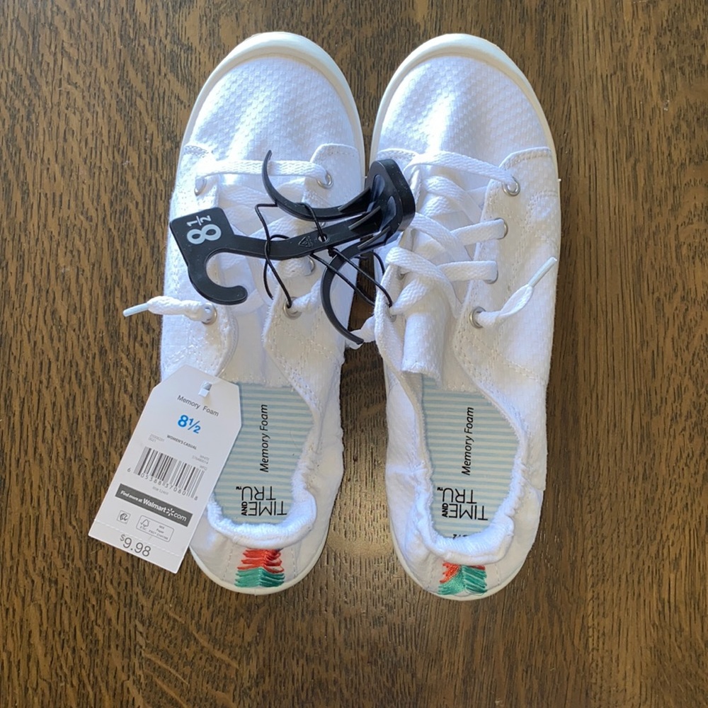 Time and Tru Scrunchback with Memory Foam -8.5